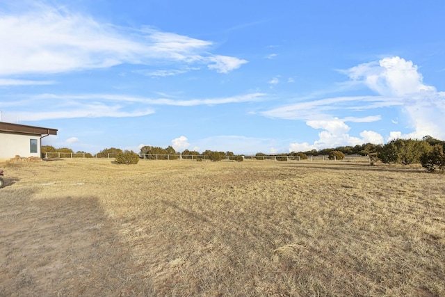 view of yard featuring a rural view