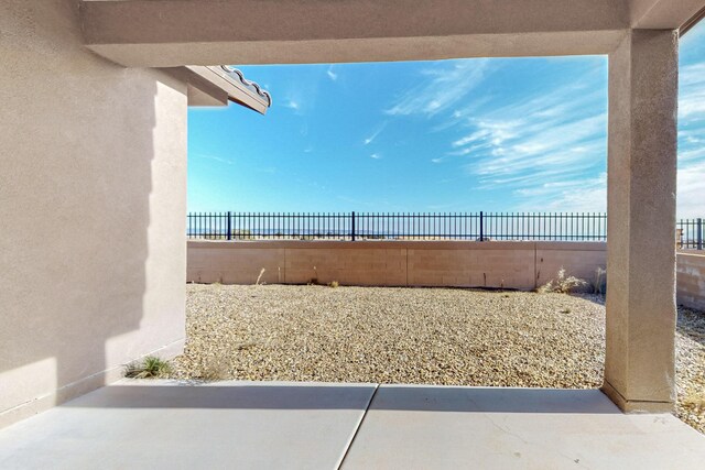 view of yard featuring a patio