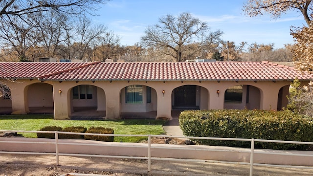 view of front of house with a front yard