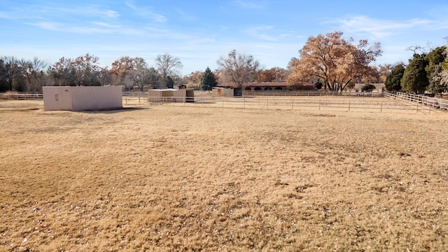 view of yard featuring a rural view