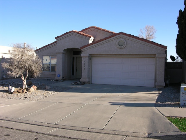 view of front facade with a garage