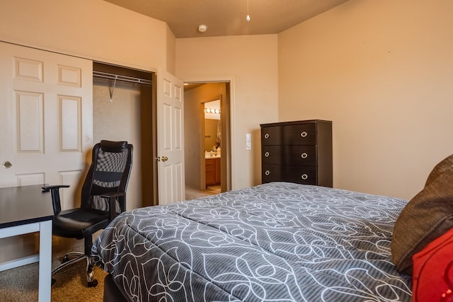 bedroom featuring carpet flooring and a closet