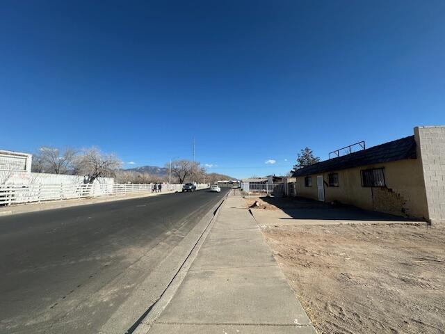 8520 Trumbull Ave SE, Albuquerque, NM 87108 - photo 7