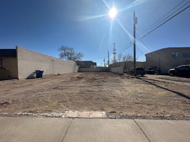 Listing photo 3 for 8520 Trumbull Ave SE, Albuquerque NM 87108