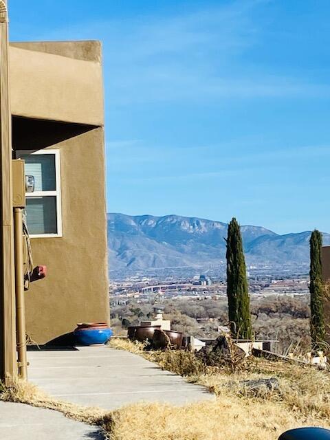 Listing photo 2 for 1633 Cliffside Dr NW, Albuquerque NM 87120