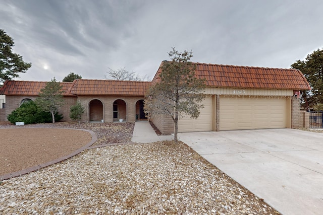 view of front facade with a garage