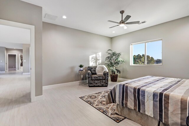 bedroom with ceiling fan