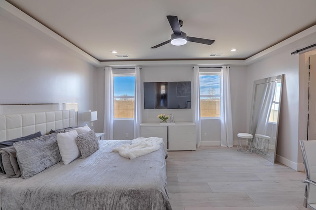 bedroom with ceiling fan