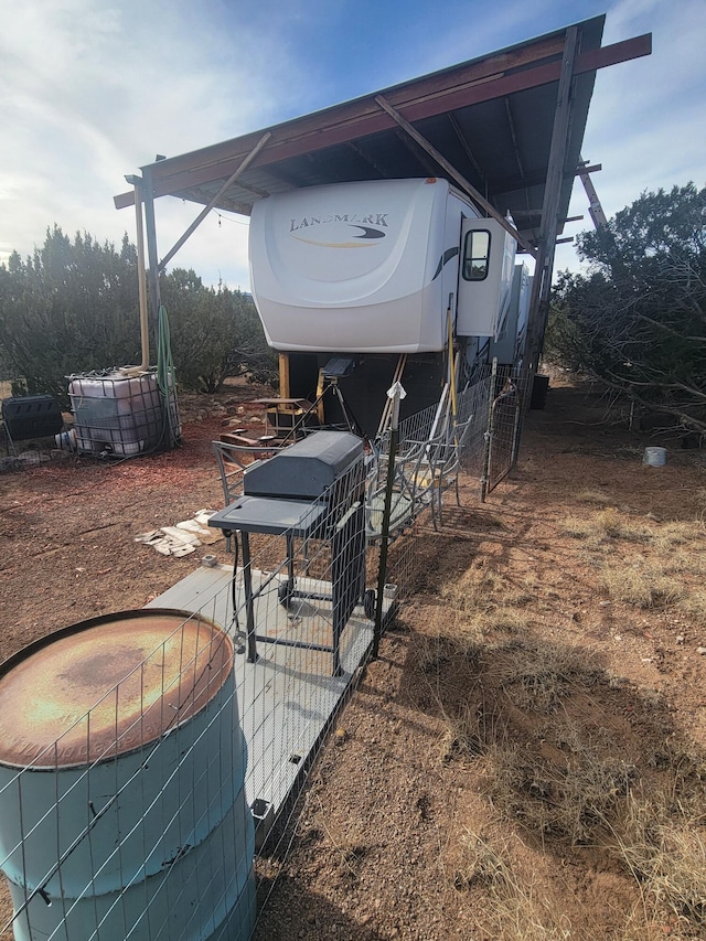 Listing photo 2 for 27 Bullock Rd, Moriarty NM 87035