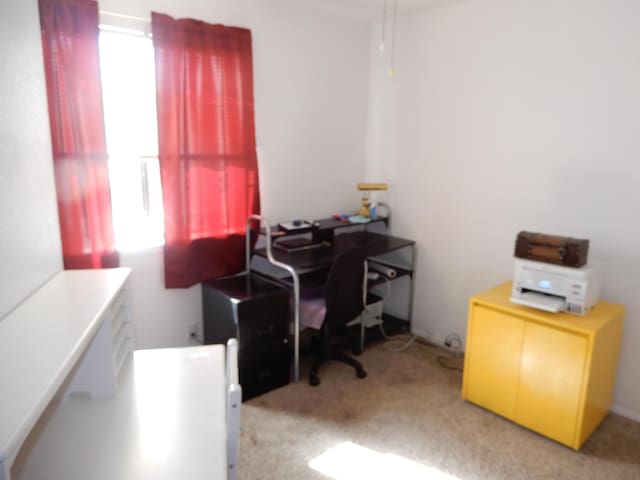 6456 Ja Ct NW, Albuquerque, NM 87120 - office space with light carpet