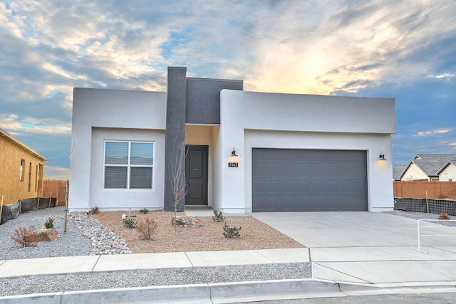 view of front facade featuring a garage