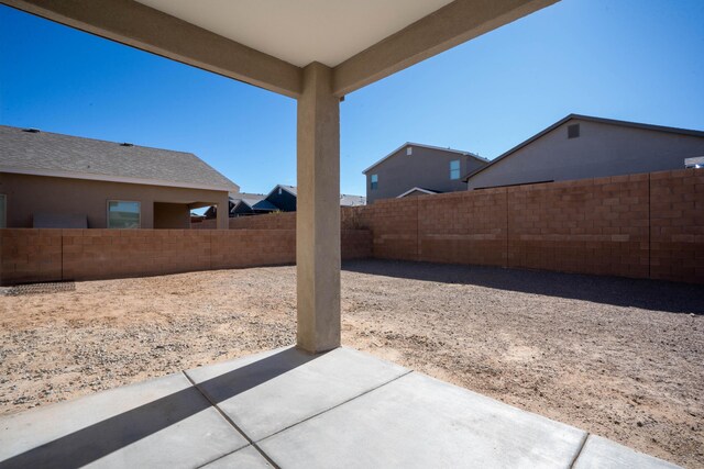 view of yard featuring a patio