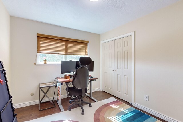 office with hardwood / wood-style floors