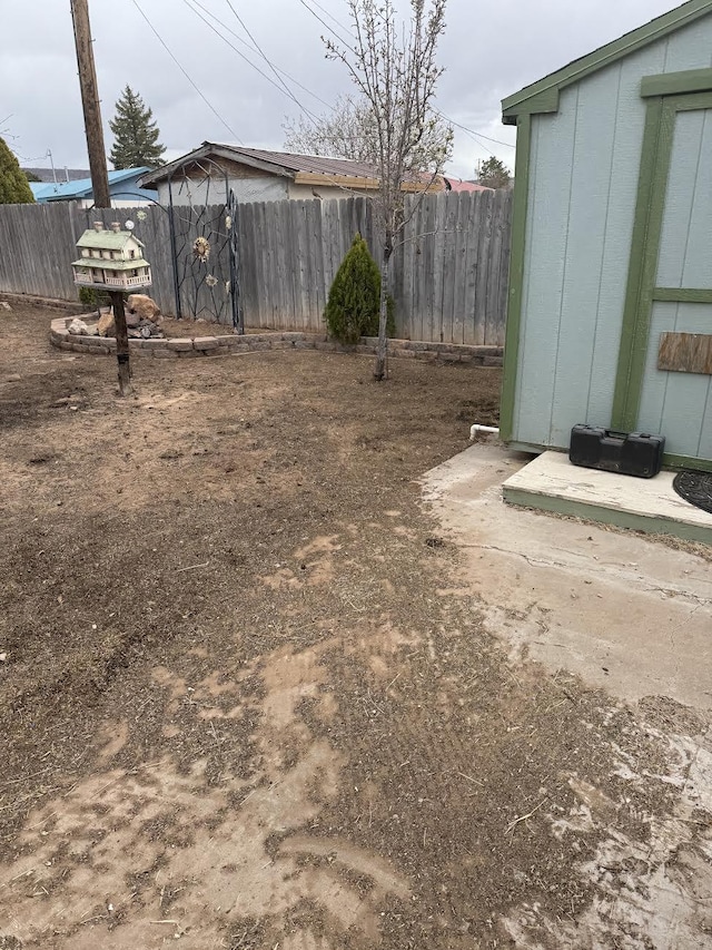 809 Kingman Ave, Grants, NM 87020 - view of yard with fence
