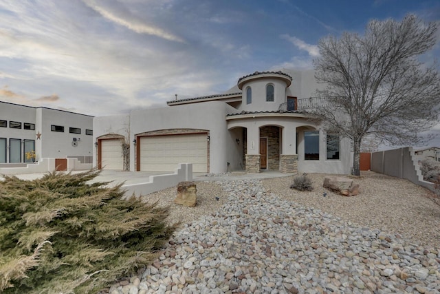 view of front facade with a garage