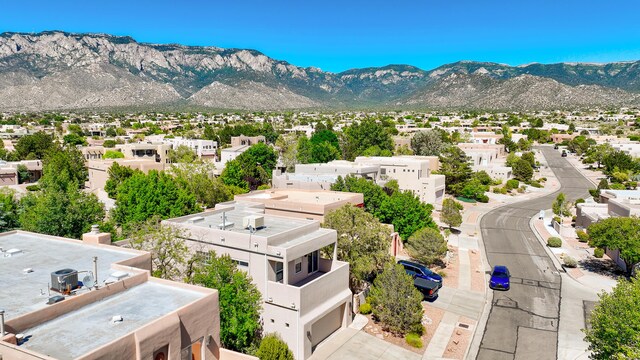 bird's eye view with a mountain view