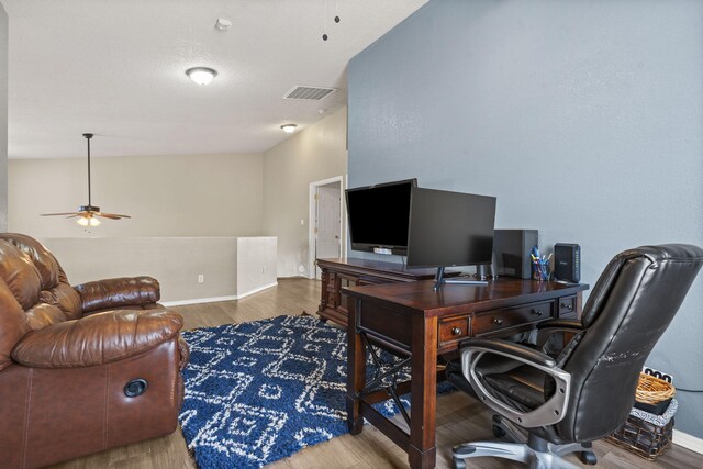 4823 Mcnary Ct NW, Albuquerque, NM 87120 - kitchen featuring a sink, stainless steel appliances, light tile patterned floors, and ceiling fan