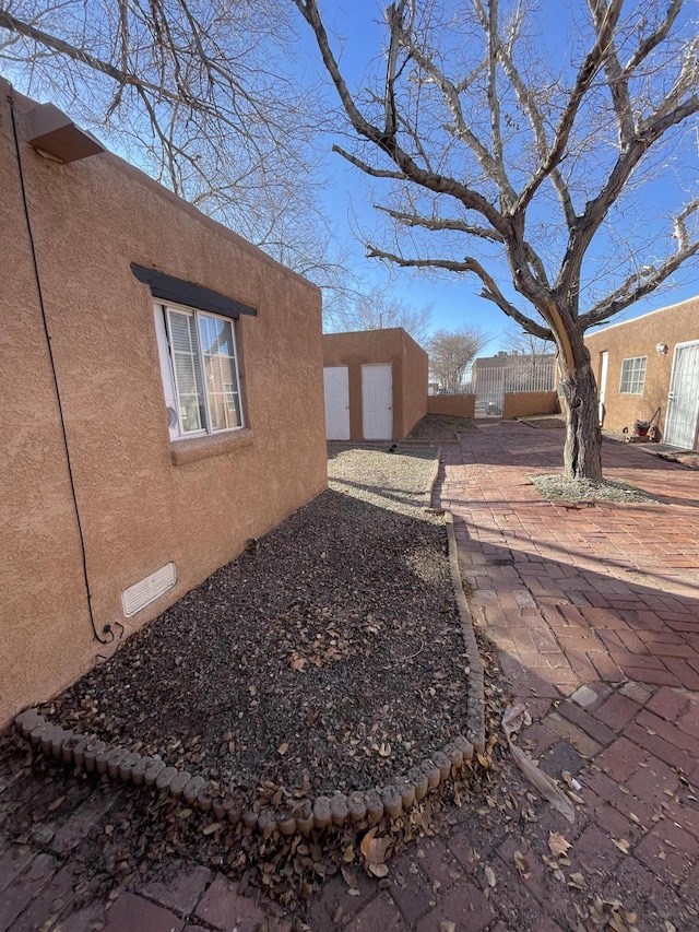 view of yard with a patio area