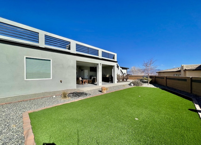 view of yard with a patio