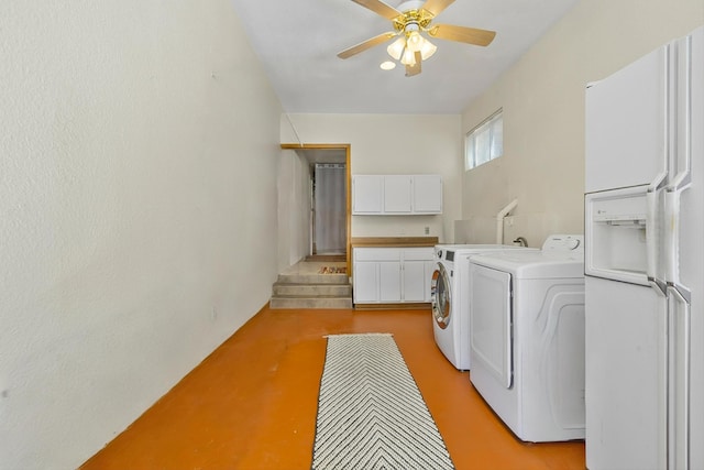 laundry room featuring washing machine and dryer and a ceiling fan