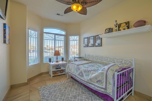 bedroom with ceiling fan