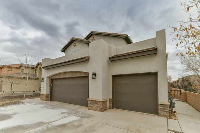 view of front of house featuring a garage