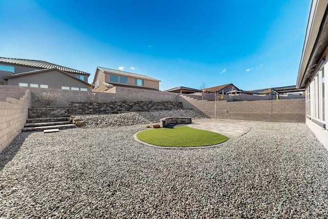 view of yard featuring a patio