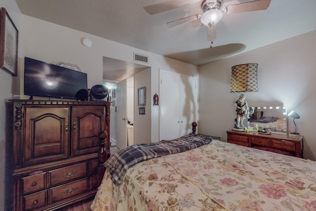 bedroom featuring ceiling fan