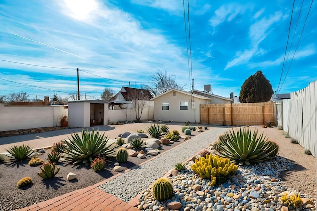 view of front of home featuring a patio area