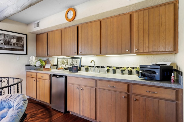 29 Sandia Ln, Placitas, NM 87043 - kitchen featuring visible vents, light countertops, dark wood-style floors, and a sink