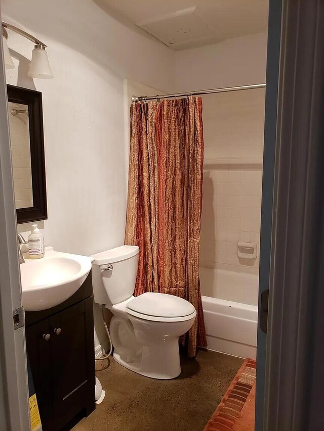 full bathroom featuring vanity, shower / bathtub combination with curtain, and toilet