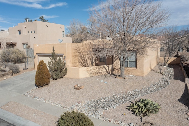 view of yard with a garage