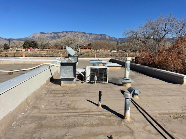 7535 Quemado Ct NE, Albuquerque, NM 87109 - details featuring a mountain view