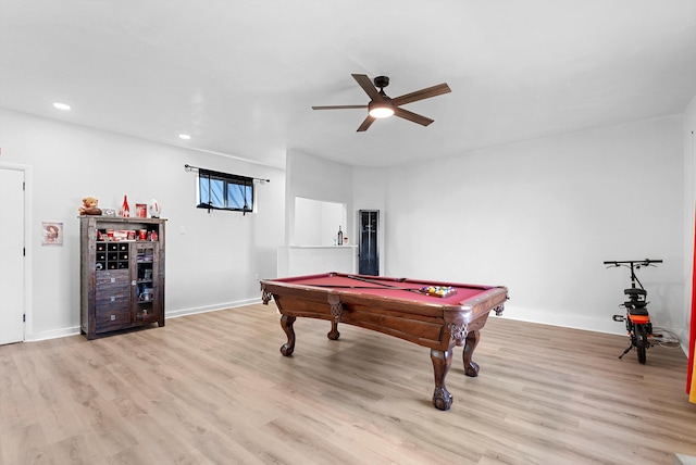 rec room featuring ceiling fan, billiards, and light hardwood / wood-style floors