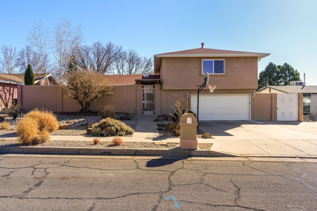 view of front of property featuring a garage