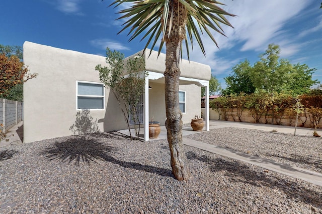 view of front of house featuring a patio area