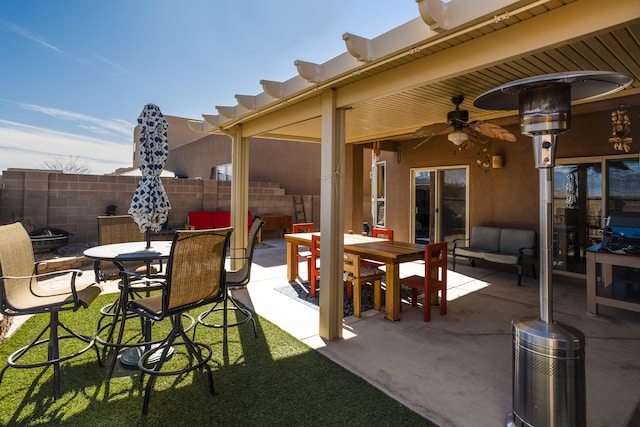 view of patio with ceiling fan