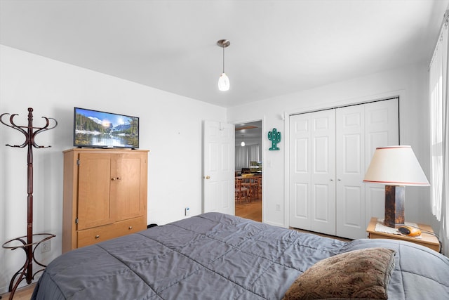 bedroom featuring a closet