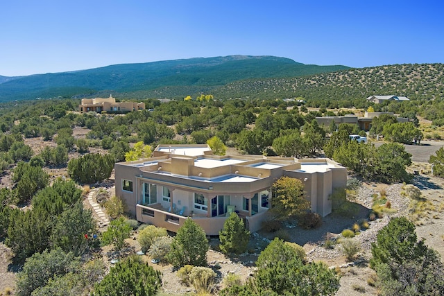 bird's eye view with a mountain view