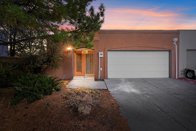 view of front facade featuring a garage