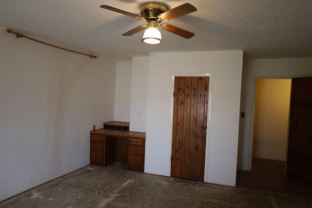 unfurnished bedroom with ceiling fan