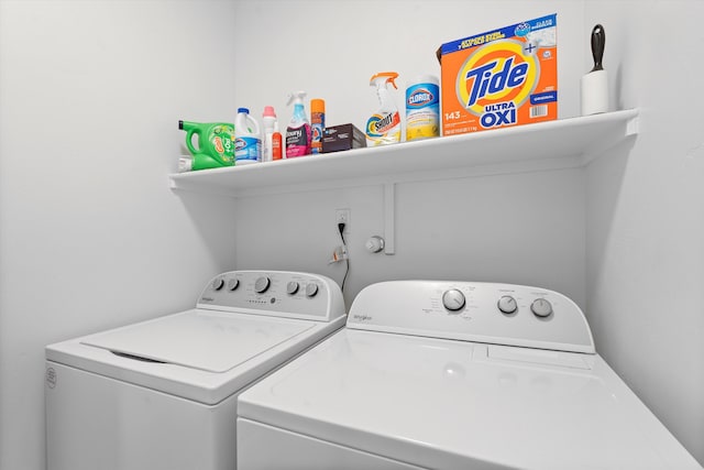 6052 Nauman Dr SE, Albuquerque, NM 87106 - clothes washing area with laundry area and washing machine and clothes dryer