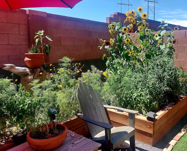 deck with fence