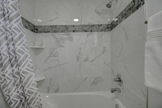 full bath with shower / bathtub combination