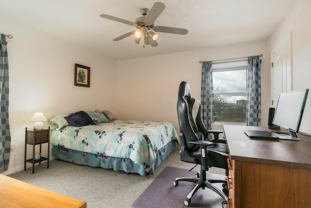 bedroom featuring ceiling fan