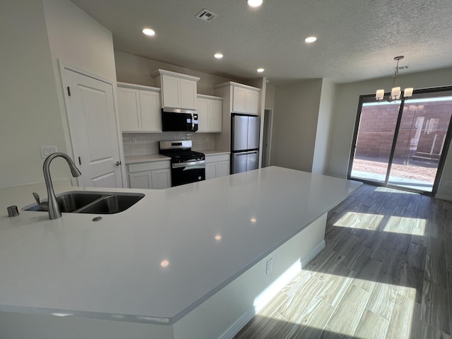 6670 Sydney Dr NE, Rio Rancho, NM 87144