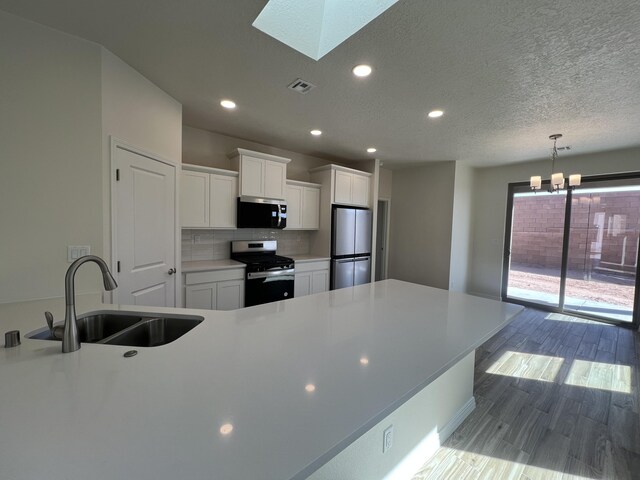 6670 Sydney Dr NE, Rio Rancho, NM 87144