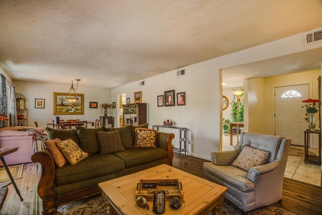 entrance foyer featuring baseboards