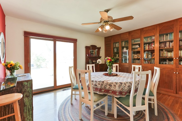 627 Fairway Rd NW, Albuquerque, NM 87107 - dining area with light wood-type flooring and a ceiling fan