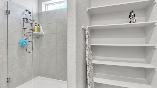 889 Tazanita Loop SE, Rio Rancho, NM 87124 - full bathroom featuring a shower stall